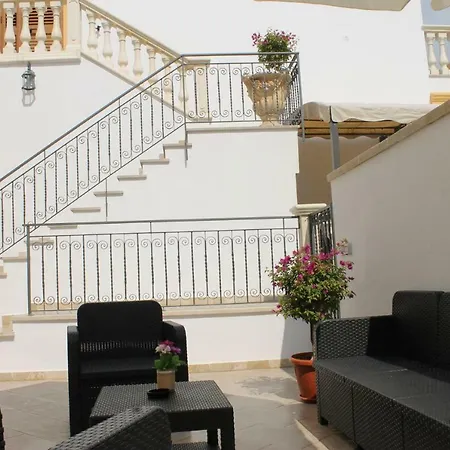 بيت ضيافة Palazzo Nesca *
